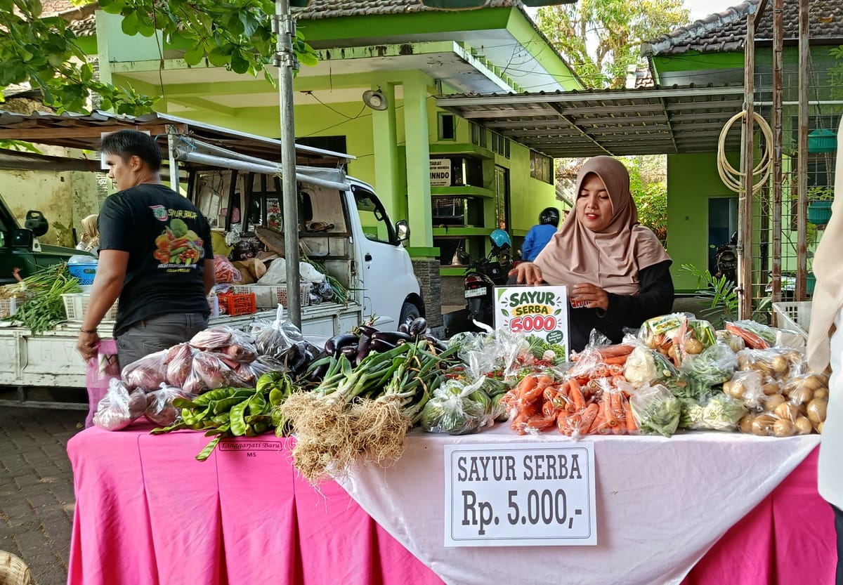 Warga Jember Berburu Sembako Harga Terjangkau, Gerakan Pangan Murah Diserbu Sejak Pagi