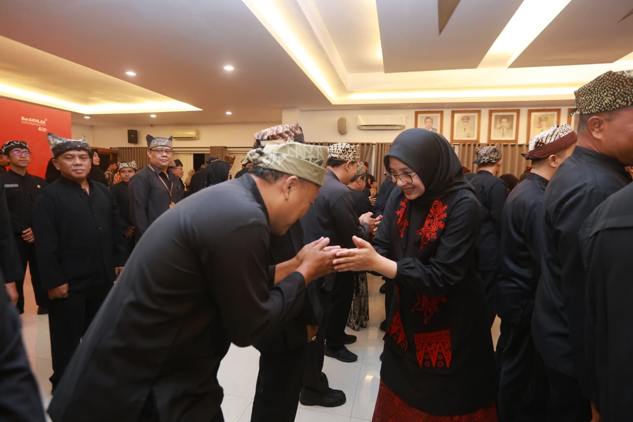 Lantik 73 Pejabat Pengawas, Bupati Banyuwangi Minta Pejabat Berikan Pelayanan Terbaik Bagi Masyarakat