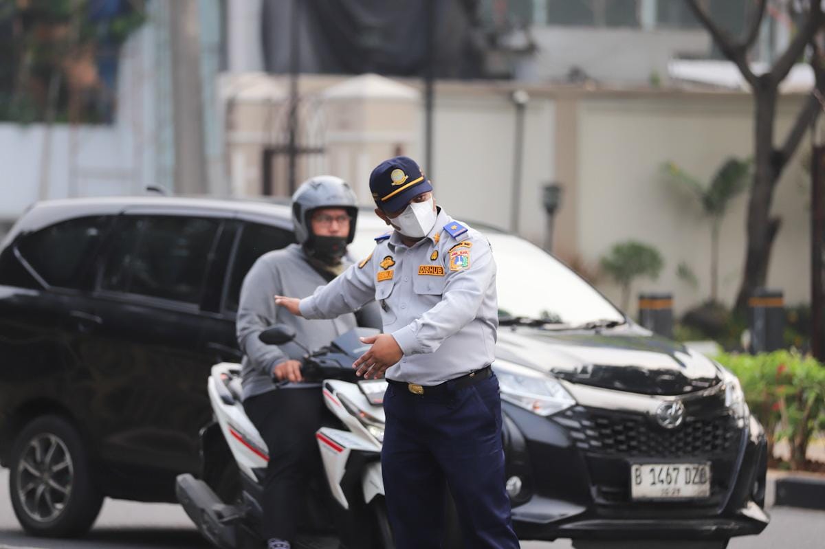 Gebrak Pagi, 1.420 Personel Dishub Berjibaku Mengurai Kemacetan Jakarta