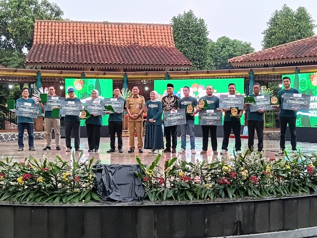 10 RW di Jakarta Selatan Terima Bantuan Rp100 Juta Per-RW Program 'Bebersih Kampung'