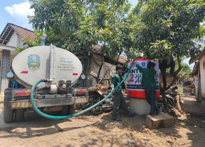 Kekeringan Melanda Empat Dusun di Jember, BPBD Salurkan 5.000 Liter Air Bersih