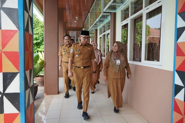 Gubernur Lampung Tinjau MPLS di SMAN 3 Bandar Lampung