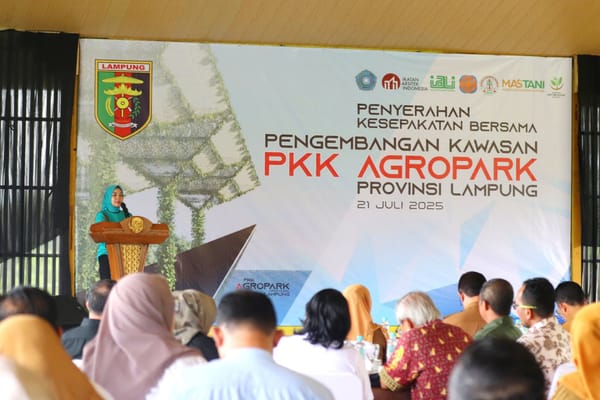 Ketua TP. PKK Lampung Serahkan Kesepakatan Bersama Kepada Enam Mitra