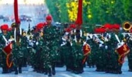 Maju Tak Gentar Berkumandang di Parade Bastille Prancis