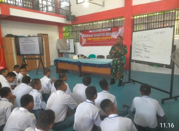 Siswa Baru SMKN 2 Barabai Dapat Pembekalan Wawasan Kebangsaan Dari Danramil