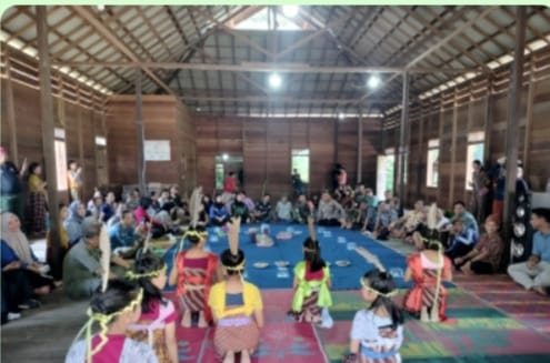 Plh. Danramil 1002-01/Batang Alai Selatan Hadiri Aruh Adat Pasca Panen di Desa Kiyu