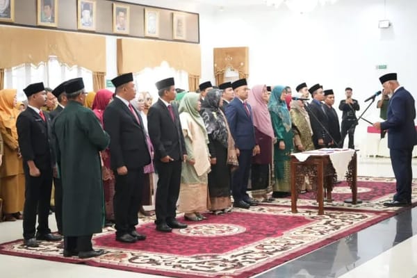 Gubernur Sumbar Lantik Serentak 25 Pejabat Manajerial eselon II, III dan IV