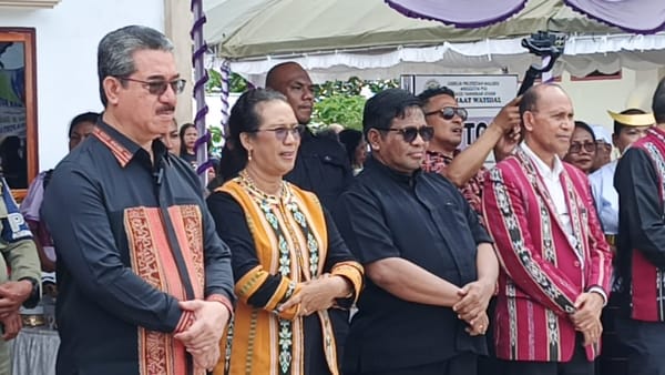 Gubernur  Hadiri Pentahbisan Gereja Lywan Soru Jemaat GPM Watidal KKT