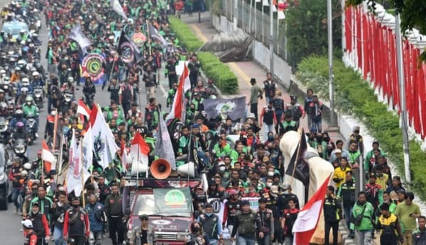 Lagi, Unjuk  Rasa Ojol  Di Monas Polisi Kerahkan 1.437 Personel
