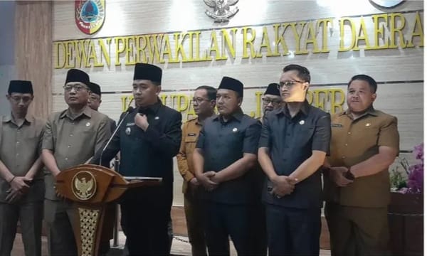 Kurangi Beban Masyarakat, Bupati Jember Keluarkan Dua Surat Edaran