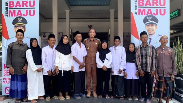 Cinta Tak Mengenal Usia : Enam Pasang Lansia di Jember Resmi Tercatat sebagai Suami Istri