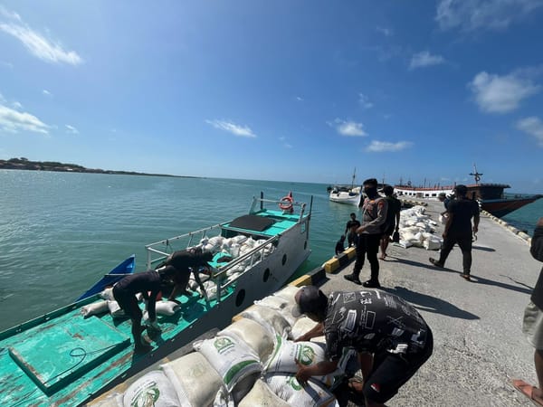 Kapal Pengangkut Beras Bulog Kandas di Perairan Pulau Raas, Seluruh ABK Selamat