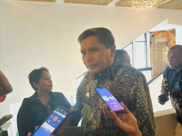Wali Kota Ambon Buka Rapat Pleno TPKAD