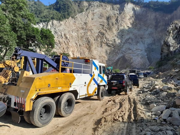 JTT Salurkan Bantuan Kendaraan Derek Dan Lakukan Evakuasi  Terdampak  Longsor Cirebon
