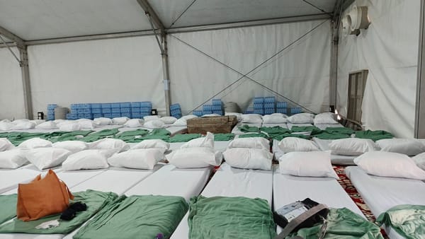 Padang Arafah Memutih Seputih Jamaah