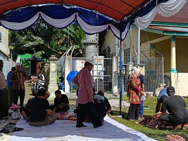 Pensiunan RRI Ternate Berkurban Satu Ekor Sapi