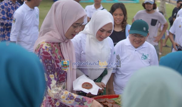 Kunjungi WSL Krui Pro QS 2025, Jihan Nurlela Beri Apresiasi, Pelaku UMKM Terlibat.