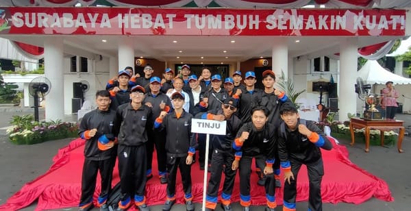 Target 200 Emas, Wali Kota Surabaya Berangkatkan 1.554 Kontingen ke Porprov Jatim IX 2025