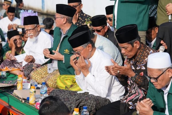 Istighosah Bersama Warga Demak, Kementerian PU Bergerak Cepat Atasi Banjir Rob