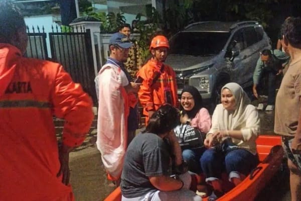 Jelang HUT ke-498 Banjir Melanda Sejumlah Wilayah Jakarta.