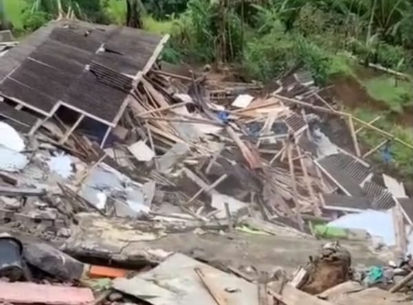 Pemkab Purwakarta imbau warga jauhi lokasi bencana tanah bergerak
