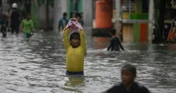 BPBD Minta Warga Pesisir Jakarta Waspadai Potensi Banjir Rob