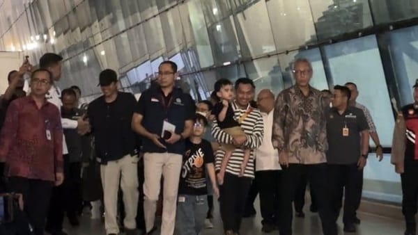 11 WNI Dievakuasi dari Iran Tiba di Bandara Soetta 18 lain Tertahan di Qatar