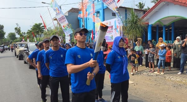 Obor Porprov IX Jatim 2025 Tiba di Stadion Kanjuruhan, Disambut Meriah Pesta Rakyat