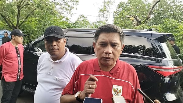 Perangi Sampah, Pemkot Ambon Wajibkan Tempat Sampah di Mobil