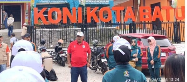 KONI Batu Berangkatkan Kontingen Porprov, Targetkan Prestasi Terbaik