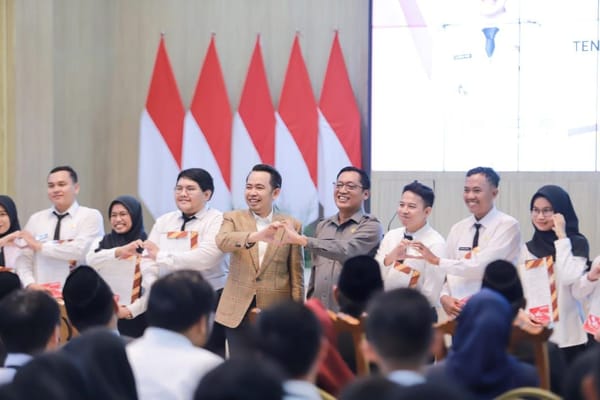 Bupati Jember Fawait Serahkan 228 SK CPNS di Lingkungan Pemkab Jember