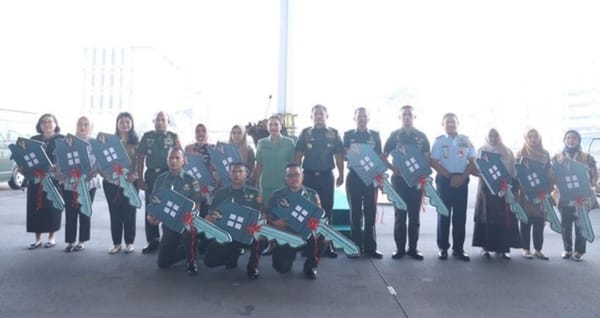 TNI AD Serahkan Bantuan Rumah Bagi Prajurit Difabel Akibat Tugas Operasi