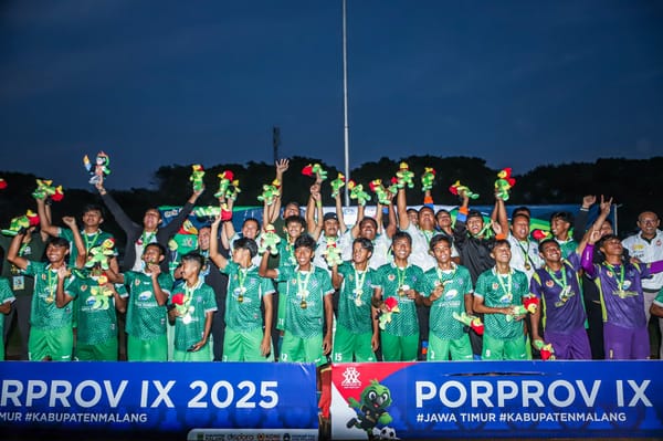 Skor 3-2 Tim Sepak Bola Kota Surabaya Rebut Emas Porprov IX Jatim 2025.