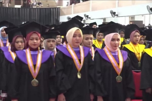 Wisuda Bukan Akhir, Tapi Awal: UIN Malang Hantarkan Generasi Siap Bersinar