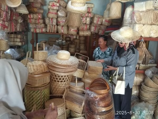 Perajin bambu di Minggir Sleman DIY Berharap Pemerintah Bantu Sosialisasi Melalui Ajang Promosi Wisata.