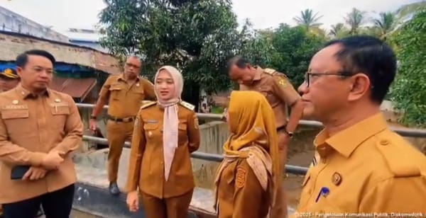 Tindaklanjuti Pencemaran Sungai di Pasir Gintung, Wagub Jihan Perintahkan Pasang CCTV