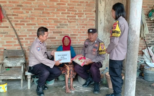 Jum'at Berbagi,  Wujudkan Komitmen Polri  Peduli Kepada Masyarakat