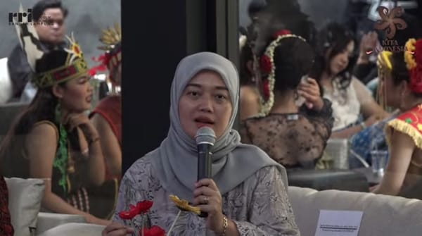 Nunik : "Etika pergaulan bukan hanya soal sopan santun, Namun terkait dengan sikap bijak itu sendiri"
