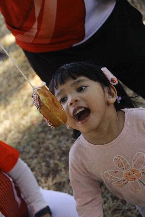 Lomba Makan Donat Meriahkan HUT Ke 80 Kemerdekaan RI di Brasilia