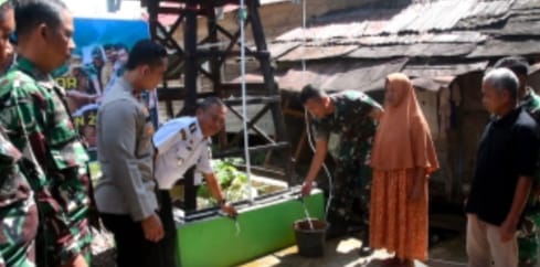 Perkuat Sinergi dengan Rakyat - TNI AD Resmikan Program Air Bersih di HST