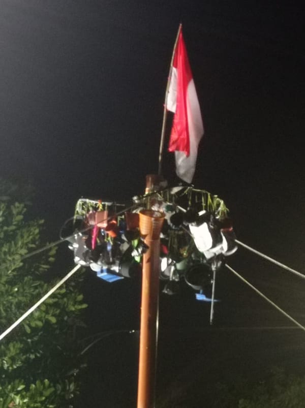 Update Lomba Panjat Paralon Teluk Kelayan Banjarmasin, Satu Peserta Berhasil Naik ke Puncak dan Dapat Uang Tunai 900 Ribu Rupiah