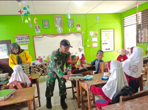 Babinsa Hadir di Tengah Masyarakat, Wujudkan Generasi Sehat Lewat Program MBG