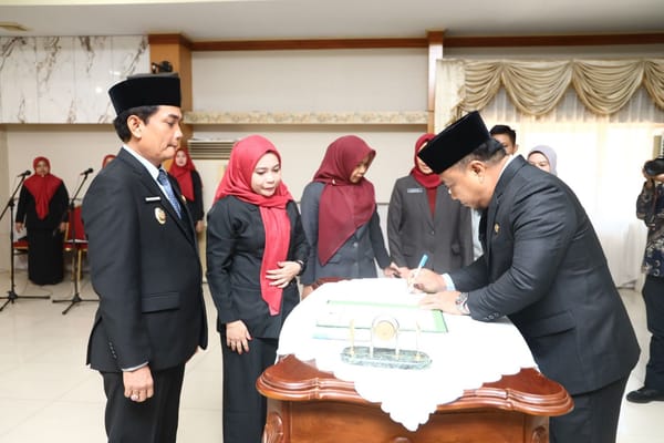 Wakil Wali Kota Pontianak Kukuhkan Kepala Bapperida dan 24 Pejabat Lainnya