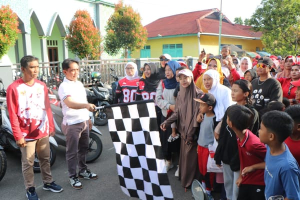 Senam Zumba & Fun Walk Warnai Peringatan HUT ke-80 RI di Pontianak Timur