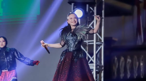 Diva Pop Indonesia Rossa dan  Firework Dari Jepang Guncang Panggung JFC di Jember