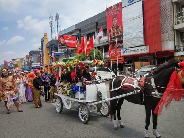 Paguyuban Jawa Kalbar IKut Meriahkan Karnaval Gemilang Bumi Khatulistiwa HUT RI Ke-80.