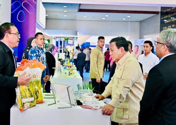 Peserta  KSTI ITB Dan Mahasiswa  Antusias Sambut Prabowo  Merasa  Sangat Bangga