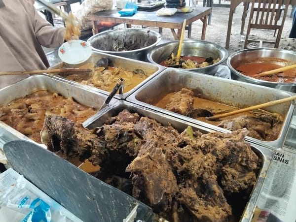 HJK Padang ke 356 Jadi Peluang Emas bagi UMKM, ‘Tunjang Dinosaurus’ Ikut Curi Perhatian