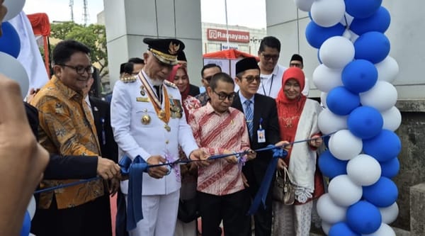 Gubernur Sumbar Resmikan Ruang PPID Bank Nagari, Dorong Keterbukaan Informasi Publik di BUMD