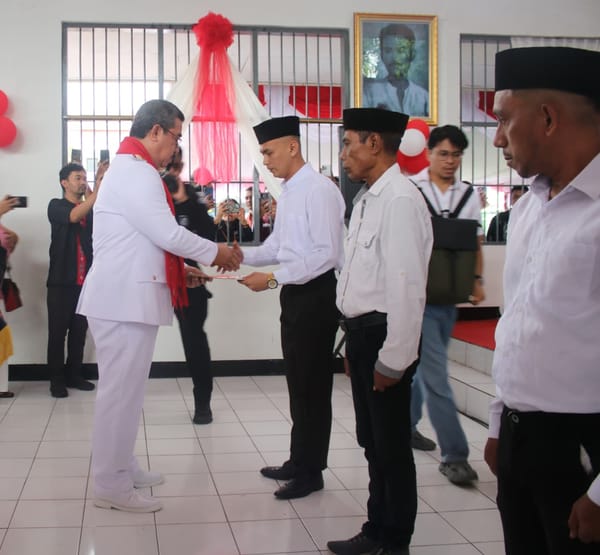 Gubernur Maluku Serahkan Remisi Kemerdekaan